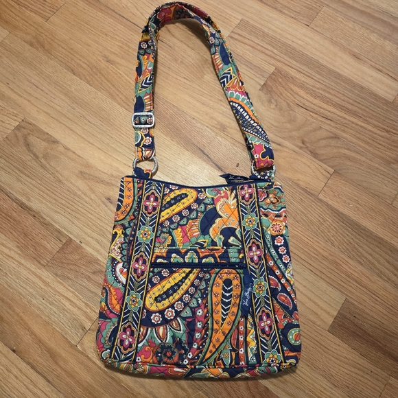 Vera Bradley Handbags - Vera Bradley Venetian Paisley, Retired (2013) Hipster Crossbody Bag 11 X 11 EUC!
